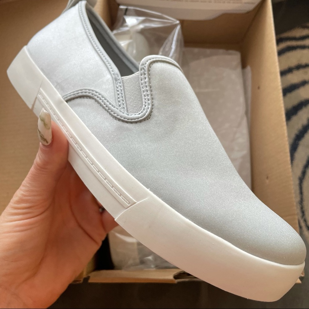 NEW CALL IT SPRING Lovaudien Slip-On Sneakers Grey Size 8.5 Minimalist Prwppy